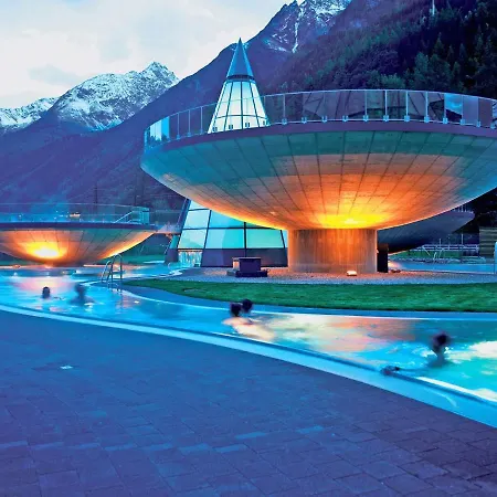 Quaint In Laengenfeld With Sauna 아파트 후벤