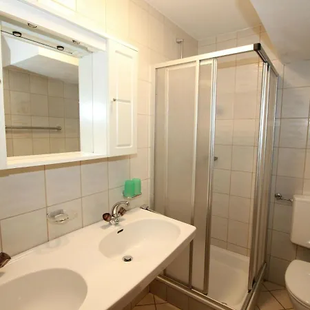 아파트 Quaint In Laengenfeld With Sauna